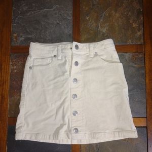 Girls off white skirt. Sz med. 8 .